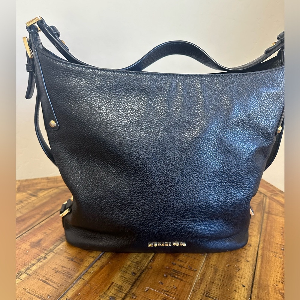 Michael Kors purse in perfect condition